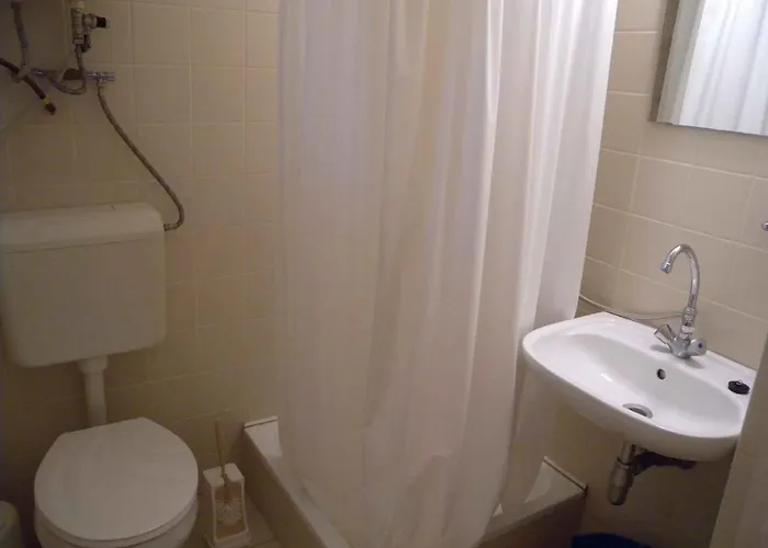 In 18357 バラトンフェニヴェシュ